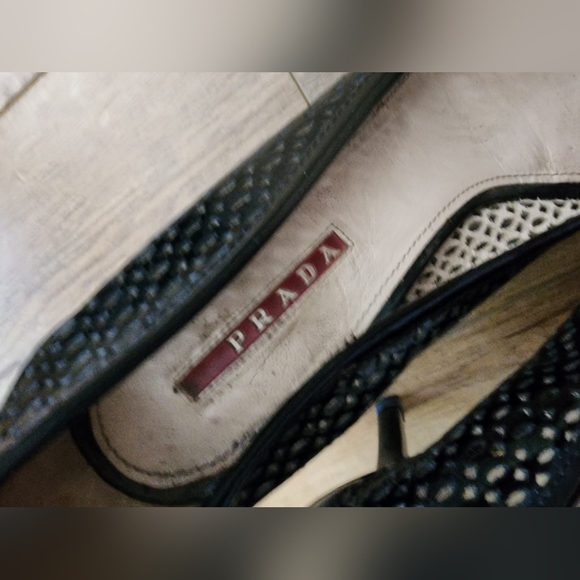 Vintage Prada Peep Toe Heels Pumps EU 38 Patent Leather Perforated - Picture 4 of 9